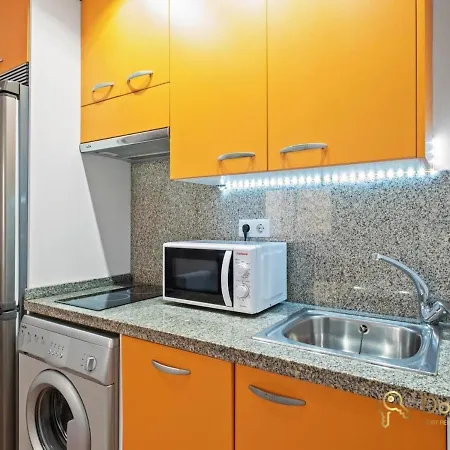 Flat With Wifi Apartment *