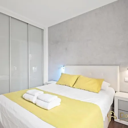 Flat With Wifi Apartment *